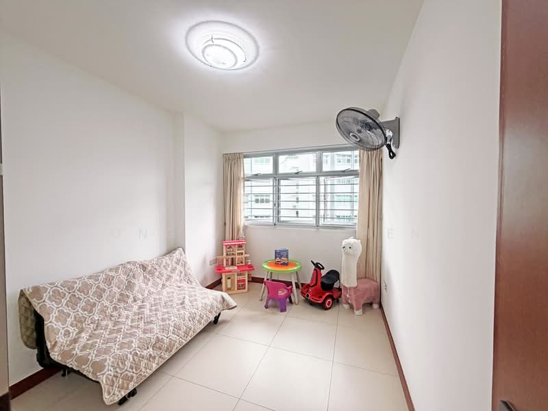 431D Yishun Avenue 1, 431D Yishun Avenue 1, 3 Bedrooms, 990 sqft, HDB Flat For Sale, by Ong Jack Shen, 500197165 - Bedroom 1 - PropertyGuru.com.sg