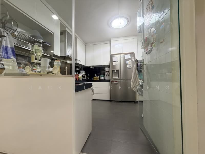 721 Bedok Reservoir Road, 721 Bedok Reservoir Road, 4 Bedrooms, 1,593 sqft, HDB Flat For Rent, by Jack Lin Desheng, 500197168 - Kitchen - PropertyGuru.com.sg