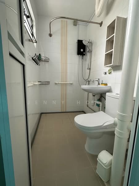 349 Ubi Avenue 1, 349 Ubi Avenue 1, Room Rental, 10 sqft, HDB Flat For Rent, by Jenny Hong, 500197176 - Bathroom - PropertyGuru.com.sg