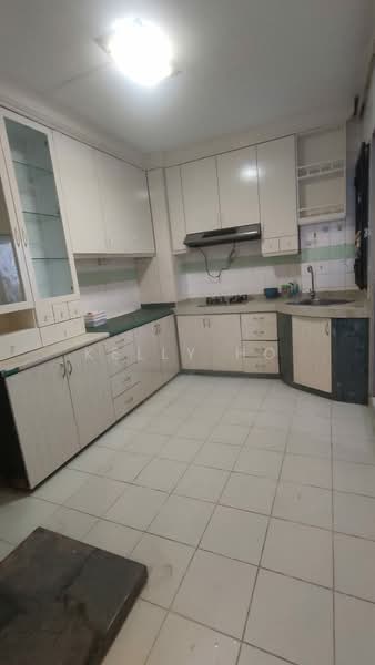 881 Woodlands Street 82, 881 Woodlands Street 82, 4 Bedrooms, 1,302 sqft, HDB Flat For Sale, by Kelly Ho, 500197180 - Kitchen - PropertyGuru.com.sg