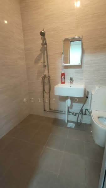881 Woodlands Street 82, 881 Woodlands Street 82, 4 Bedrooms, 1,302 sqft, HDB Flat For Sale, by Kelly Ho, 500197180 - Bathroom - PropertyGuru.com.sg