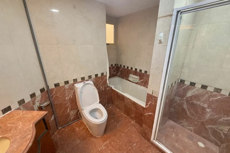 Villa Marina, 27 Jalan Sempadan, 3 Bedrooms, 1,615 sqft, Condominium For Sale, by Ben Lim, 500197185 - Bathroom - PropertyGuru.com.sg