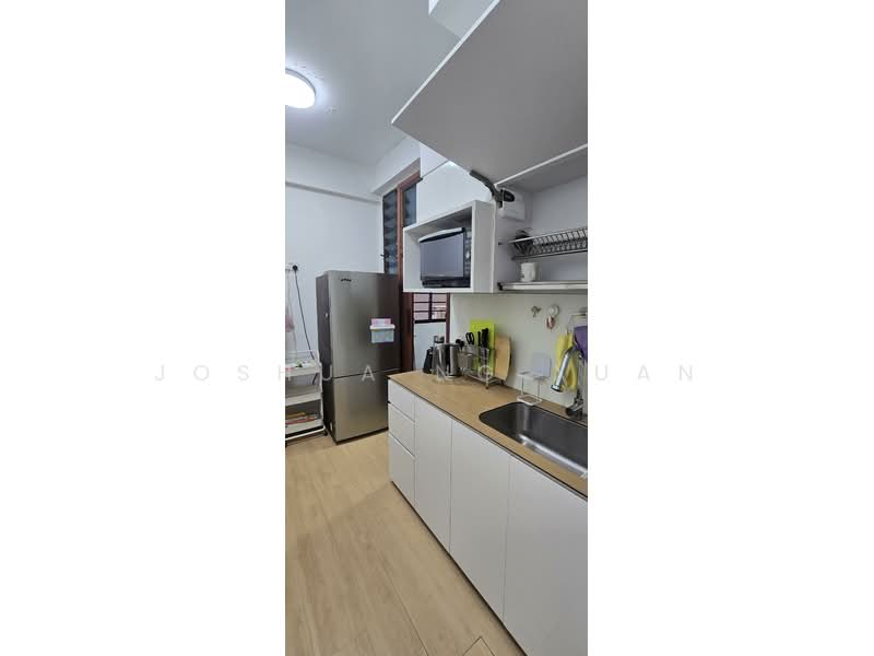 Parc Oasis, 53 Jurong East Avenue 1, 3 Bedrooms, 1,227 sqft, Condominium For Sale, by Joshua Ng Xuan, 500197187 - Kitchen - PropertyGuru.com.sg