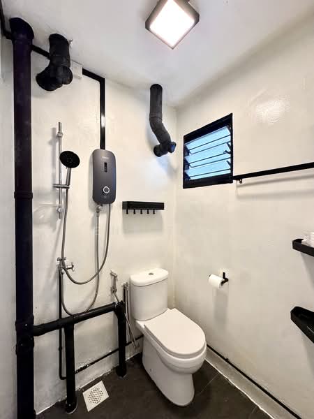 554 Bedok North Street 3, 554 Bedok North Street 3, Room Rental, 320 sqft, HDB Flat For Rent, by Ena Teo, 500197195 - Bathroom - PropertyGuru.com.sg