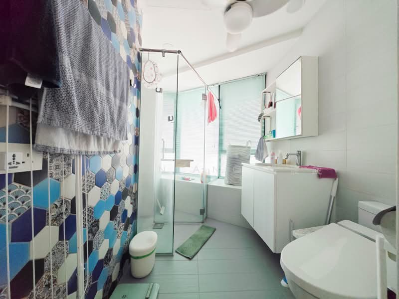 Airstream, 26 St Michael's Road, 2 Bedrooms, 624 sqft, Condominium For Sale, by Darren Ang 洪俊旋, 500197205 - Bathroom - PropertyGuru.com.sg