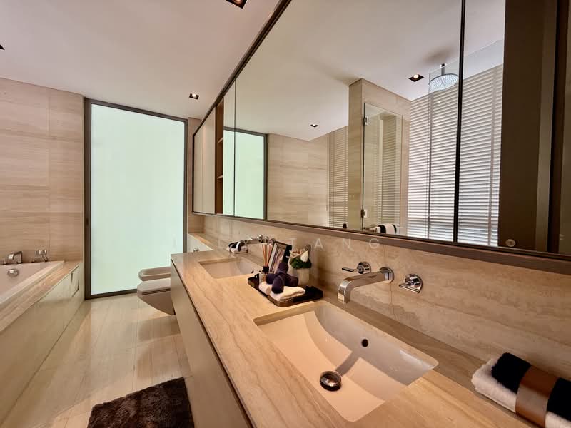 The Oliv @ Balmoral, 11C Balmoral Road, 4 Bedrooms, 3,337 sqft, Apartment For Sale, by Lily Tang, 500197215 - Bathroom - PropertyGuru.com.sg