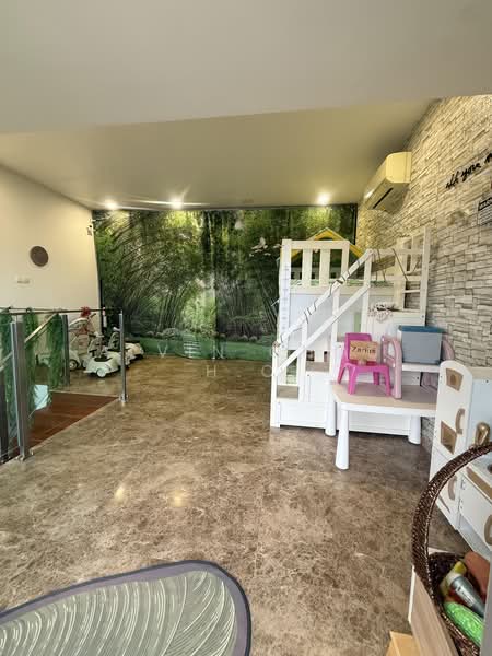 🔥 Rare 999-Year Inter-Terrace Landed Home on Poh Huat Road, Kovan D19 For Sale!, Poh Huat Road, 5 Bedrooms, 3,200 sqft, Terraced House For Sale, by Alvin Choo H.C, 500197224 - Interior - PropertyGuru.com.sg