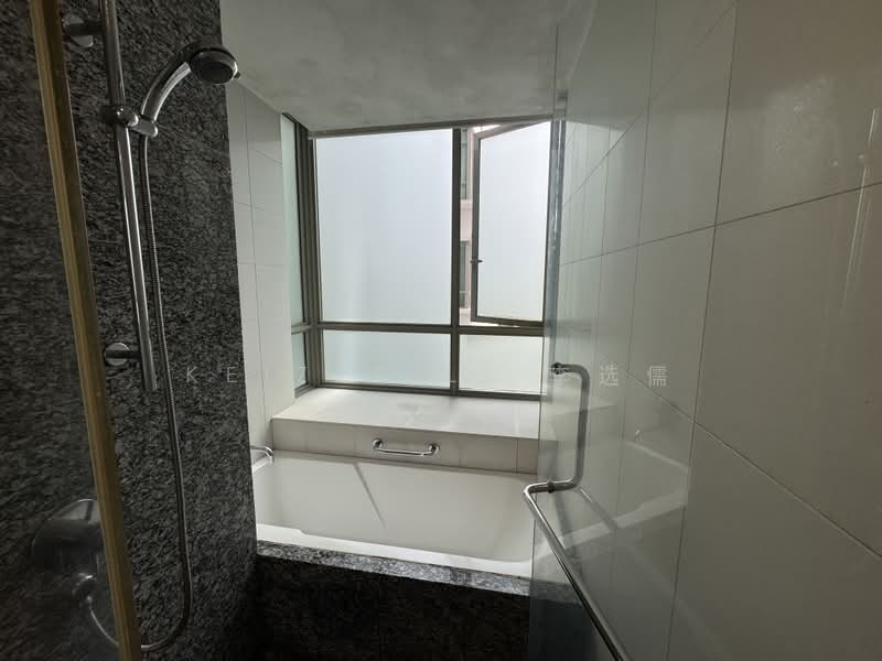 Casa Merah, 52 Tanah Merah Kechil Avenue, Room Rental, 170 sqft, Condominium For Rent, by Keizer Li 李选儒, 500197230 - Bathroom - PropertyGuru.com.sg