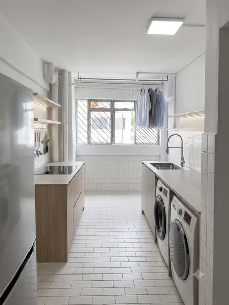 272 Bukit Batok East Avenue 4, 272 Bukit Batok East Avenue 4, 2 Bedrooms, 689 sqft, HDB Flat For Sale, by Clive Cheong, 500197278 - Kitchen - PropertyGuru.com.sg