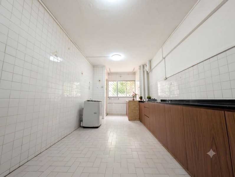 250 Tampines Street 21, 250 Tampines Street 21, 2 Bedrooms, 797 sqft, HDB Flat For Sale, by Desmond Tan, 500197279 - Kitchen - PropertyGuru.com.sg