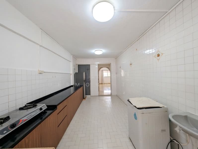 250 Tampines Street 21, 250 Tampines Street 21, 2 Bedrooms, 797 sqft, HDB Flat For Sale, by Desmond Tan, 500197279 - Kitchen - PropertyGuru.com.sg