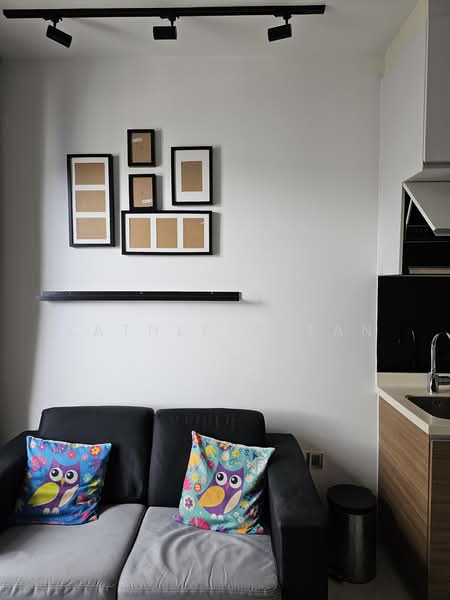 Centra Loft, 3 Lorong 35 Geylang, 1 Bedroom, 431 sqft, Condominium For Sale, by Kathleen Tan, 500197282 - Living Room - PropertyGuru.com.sg