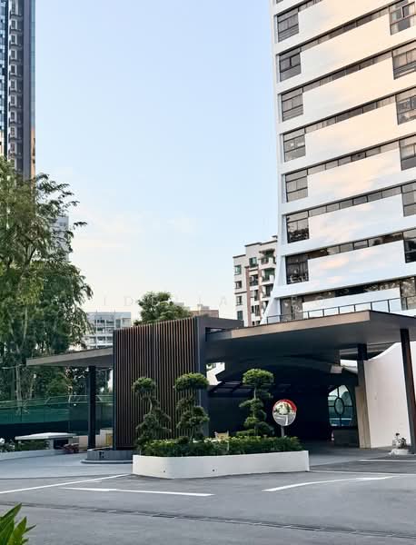 Wing on Life Garden, 335 Bukit Timah Road, 5 Bedrooms, 3,240 sqft, Apartment For Rent, by Fidelia Yeo, 500197289 - Main lobby drop off - PropertyGuru.com.sg