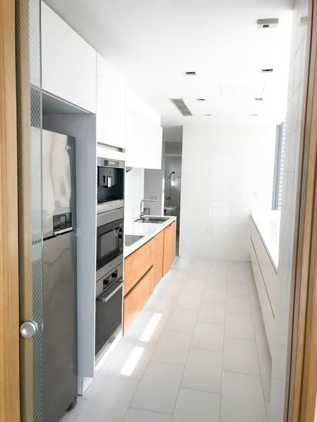 Helios Residences, 15 Cairnhill Circle, 2 Bedrooms, 1,281 sqft, Condominium For Rent, by Calvin Choh, 500197292 - Kitchen - PropertyGuru.com.sg