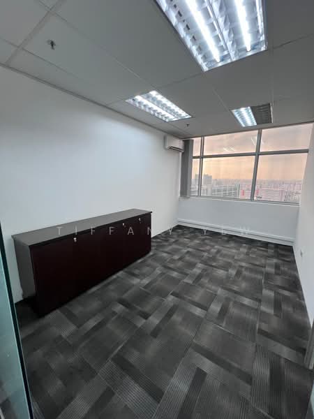 Wcega Tower, 21 Bukit Batok Crescent, 958 sqft, Light Industrial (B1) For Sale, by Tiffany Yew, 500197300 - CommercialGuru.com.sg