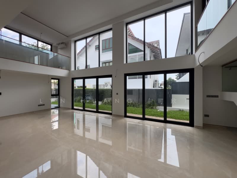Matlock Rise in Braddell Heights Estate, Call 9228 3805 Now for Matlock Rise Private Viewing!, 6 Bedrooms, 8,954 sqft, Detached House For Sale, by Lyn Huang (可欣), 500197303 - Living Room - PropertyGuru.com.sg