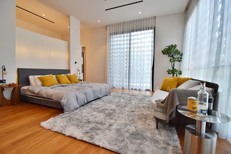 *Last Unit* Private Oasis on Hillcrest Road, Hillcrest Road, Watten Estate, Greenwood, 6 Bedrooms, 6,765 sqft, Semi-Detached House For Sale, by Seah Siew Yong, 500197306 - Master Bedroom - PropertyGuru.com.sg