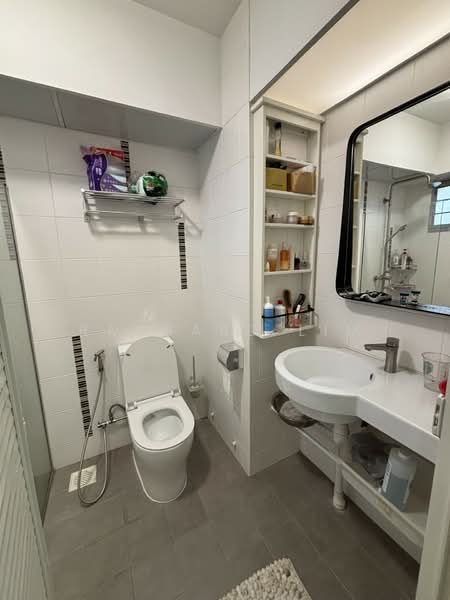 633B Senja Green, 633B Senja Road, 3 Bedrooms, 1,001 sqft, HDB Flat For Sale, by Raynard Lim, 500197312 - Bathroom - PropertyGuru.com.sg