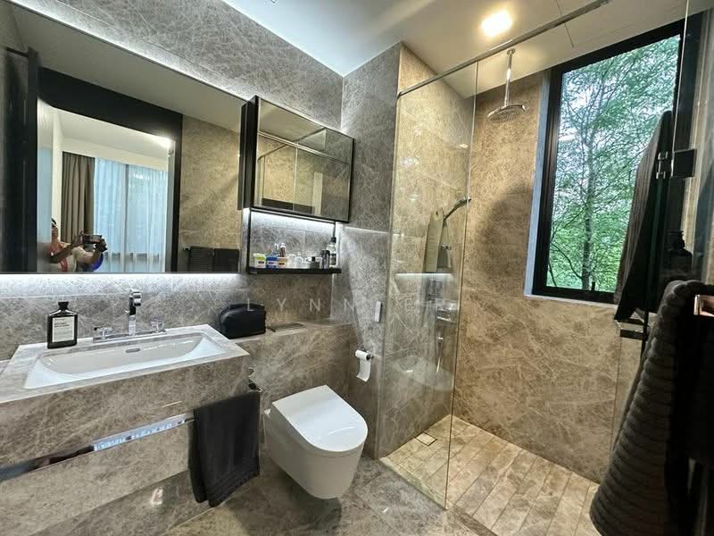 Martin Modern, 10 Martin Place, 3 Bedrooms, 1,399 sqft, Apartment For Rent, by Lynn Er, 500197321 - Bathroom - PropertyGuru.com.sg