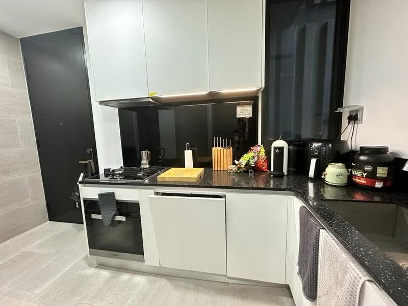 Martin Modern, 10 Martin Place, 3 Bedrooms, 1,399 sqft, Apartment For Rent, by Lynn Er, 500197321 - Kitchen - PropertyGuru.com.sg
