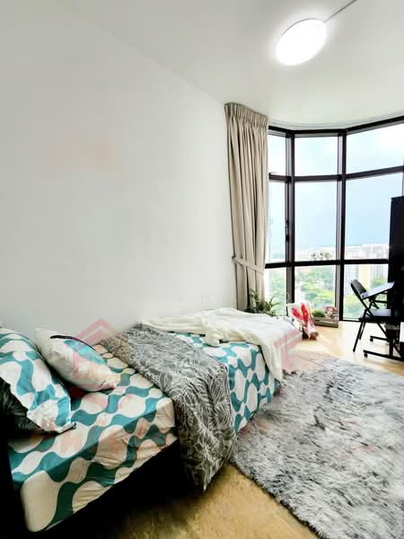 Parc Oasis, 35 Jurong East Avenue 1, 5 Bedrooms, 1,069 sqft, Condominium For Rent, by Tay Shaoqi, 500197324 - Bedroom - PropertyGuru.com.sg