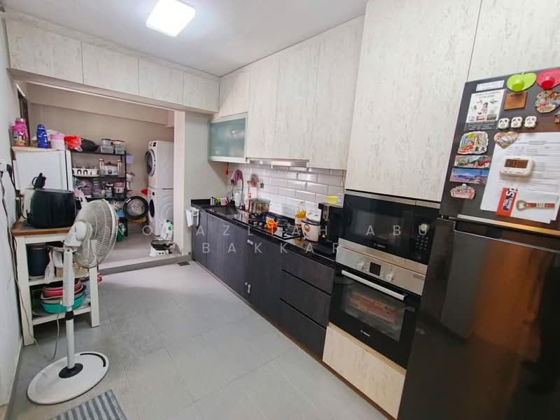 627 Jurong West Street 65, 627 Jurong West Street 65, 4 Bedrooms, 1,399 sqft, HDB Flat For Sale, by Norazliah Abu Bakkar, 500197325 - Kitchen - PropertyGuru.com.sg