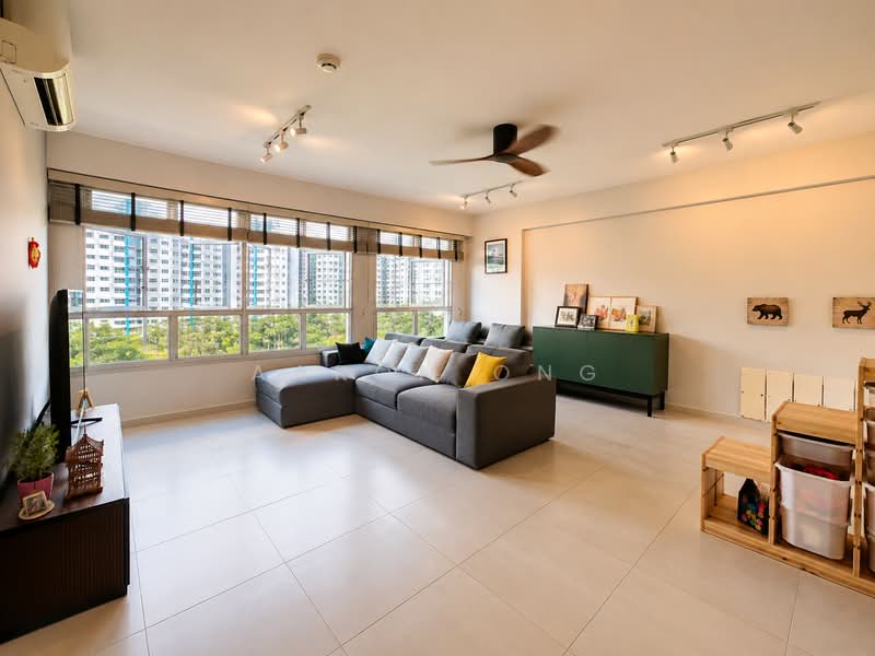875B Tampines Street 86, 875B Tampines Street 86, 3 Bedrooms, 1,216 sqft, HDB Flat For Sale, by Aaron Ong, 500197333 - Living Room - PropertyGuru.com.sg