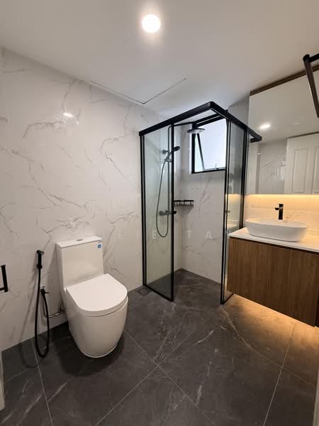 SUPER BEST BUY‼️ 3-STOREY CORNER TERR / 5 Bedrms / MRT, , 5 Bedrooms, 3,200 sqft, Corner Terrace For Sale, by Julie Tay, 500197334 - Bathroom - PropertyGuru.com.sg