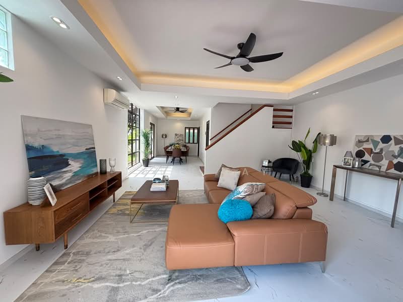 SUPER BEST BUY‼️ 3-STOREY CORNER TERR / 5 Bedrms / MRT, , 5 Bedrooms, 3,200 sqft, Corner Terrace For Sale, by Julie Tay, 500197334 - Living Room - PropertyGuru.com.sg