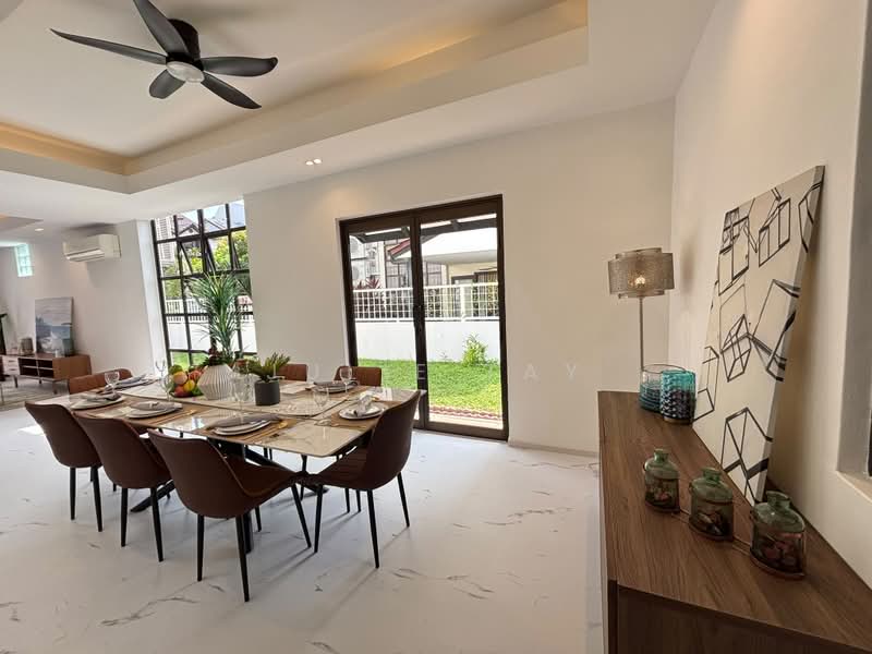 SUPER BEST BUY‼️ 3-STOREY CORNER TERR / 5 Bedrms / MRT, , 5 Bedrooms, 3,200 sqft, Corner Terrace For Sale, by Julie Tay, 500197334 - Dining Room - PropertyGuru.com.sg