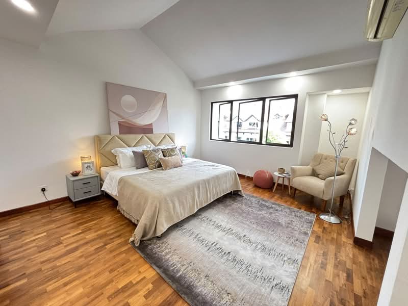 SUPER BEST BUY‼️ 3-STOREY CORNER TERR / 5 Bedrms / MRT, , 5 Bedrooms, 3,200 sqft, Corner Terrace For Sale, by Julie Tay, 500197334 - Bedroom - PropertyGuru.com.sg