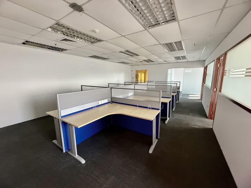 Peninsula Plaza, 111 North Bridge Road, 1,486 sqft, Office For Rent, by Mary Lau, 500197339 - Interior - CommercialGuru.com.sg