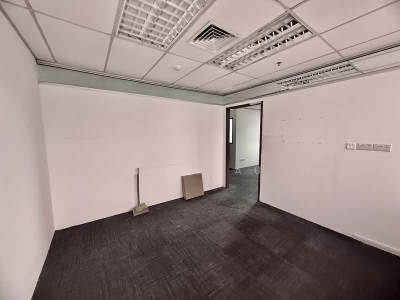 Peninsula Plaza, 111 North Bridge Road, 1,486 sqft, Office For Rent, by Mary Lau, 500197339 - Interior - CommercialGuru.com.sg