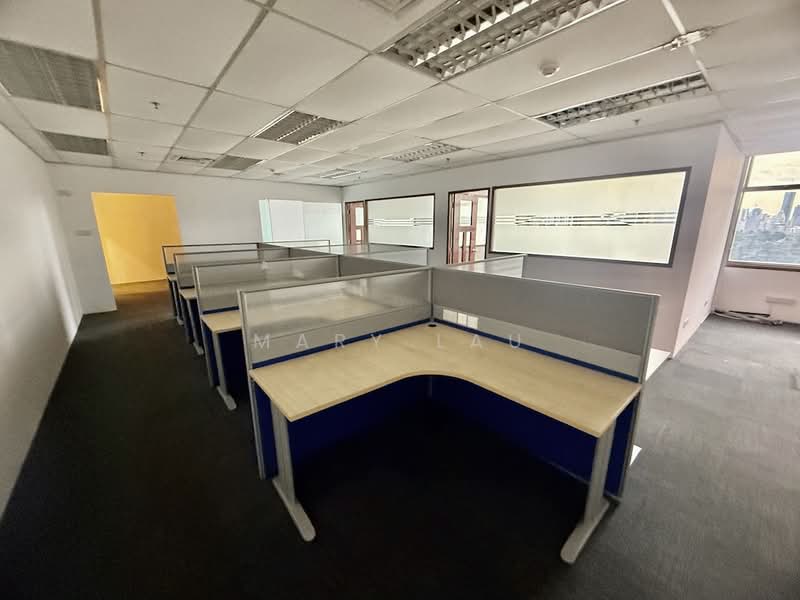 Peninsula Plaza, 111 North Bridge Road, 1,486 sqft, Office For Rent, by Mary Lau, 500197339 - Interior - CommercialGuru.com.sg
