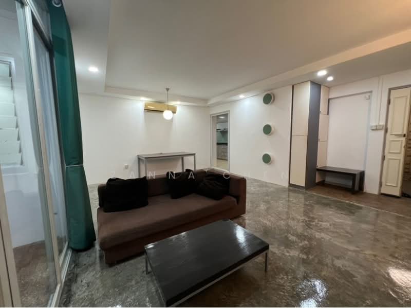 258C Compassvale Road photo 2