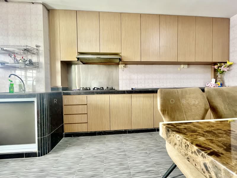 474 Ang Mo Kio Avenue 10, 474 Ang Mo Kio Avenue 10, 2 Bedrooms, 721 sqft, HDB Flat For Sale, by Serence Playford, 500197362 - Kitchen - PropertyGuru.com.sg