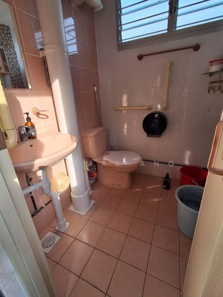 138 Bedok North Street 2, 138 Bedok North Street 2, Room Rental, 150 sqft, HDB Flat For Rent, by Thomas Ang, 500197370 - Bathroom - PropertyGuru.com.sg