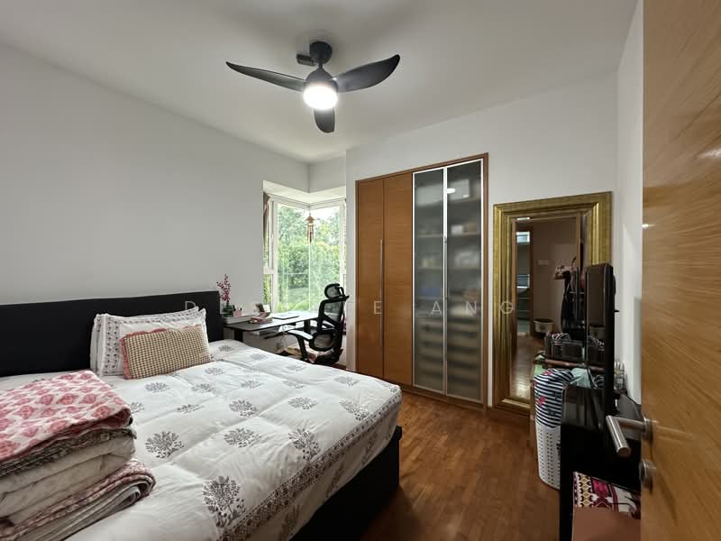 Savannah Condopark, 41 Simei Rise, 3 Bedrooms, 1,227 sqft, Condominium For Sale, by Desiree Ang, 500197380 - 2nd Bedroom - PropertyGuru.com.sg