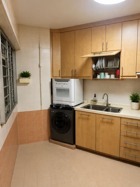 133 Edgedale Plains, 133 Edgedale Plains, 3 Bedrooms, 1,195 sqft, HDB Flat For Sale, by Lawrence Khoo, 500197381 - Kitchen - PropertyGuru.com.sg