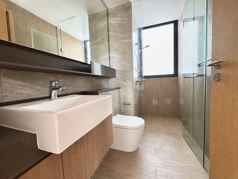 The Jovell, 19 Flora Drive, 3 Bedrooms, 904 sqft, Condominium For Sale, by Sandy Lim 林莎莎, 500197382 - Common Bathroom - PropertyGuru.com.sg