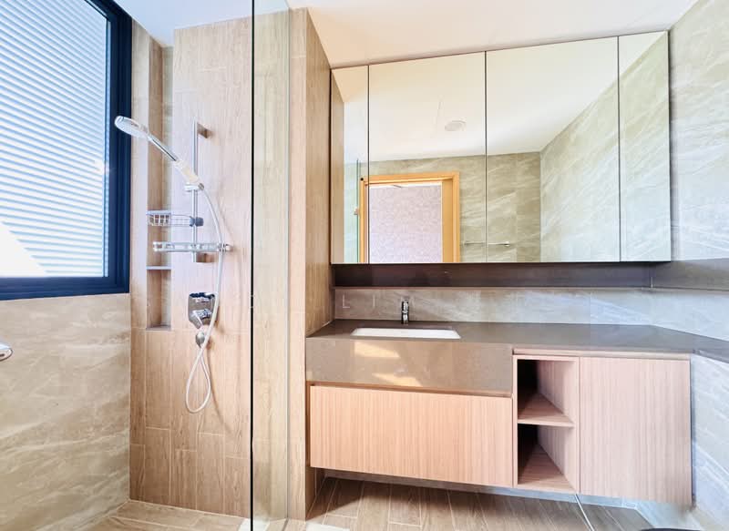 The Jovell, 19 Flora Drive, 3 Bedrooms, 904 sqft, Condominium For Sale, by Sandy Lim 林莎莎, 500197382 - Master Bathroom - PropertyGuru.com.sg