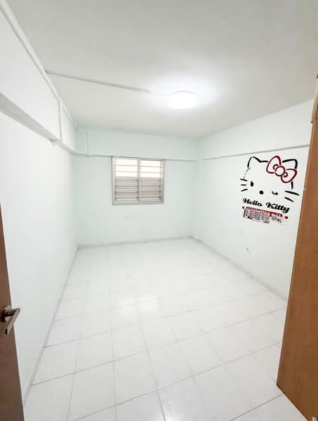 233 Ang Mo Kio Avenue 3, 233 Ang Mo Kio Avenue 3, 2 Bedrooms, 721 sqft, HDB Flat For Sale, by Brian Chua, 500197388 - Common bedroom - PropertyGuru.com.sg