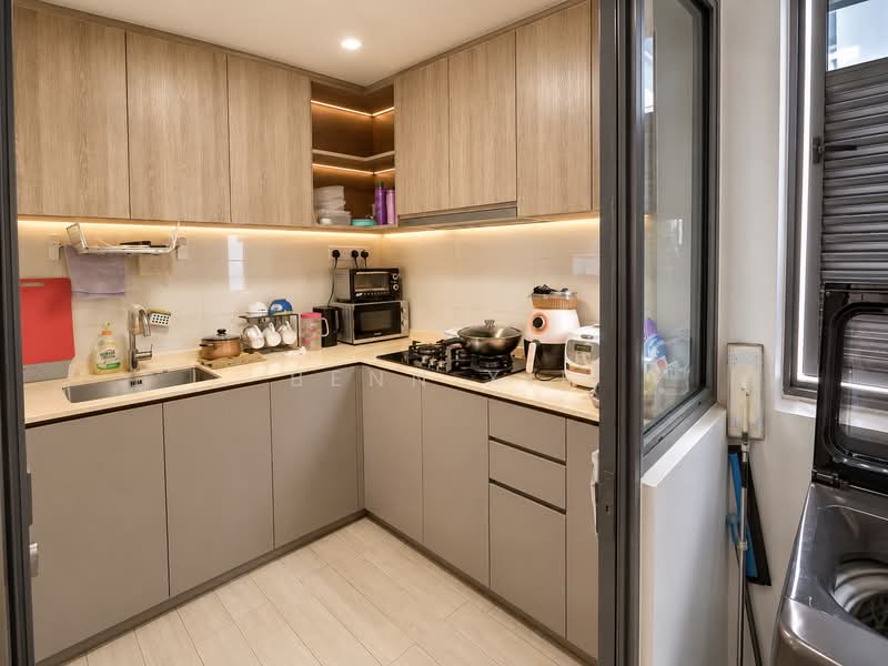 Within 1km to PLMGS Paya Lebar Methodist Girls School, Minutes walk to MRT, , 4 Bedrooms, 1,249 sqft, Condominium For Sale, by Benn Xie, 500197408 - Kitchen - PropertyGuru.com.sg