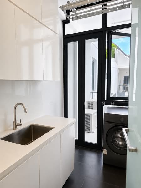 Village @ Pasir Panjang, 463 Pasir Panjang Road, 4 Bedrooms, 2,024 sqft, Condominium For Sale, by Chloe Chang, 500197409 - Interior - PropertyGuru.com.sg