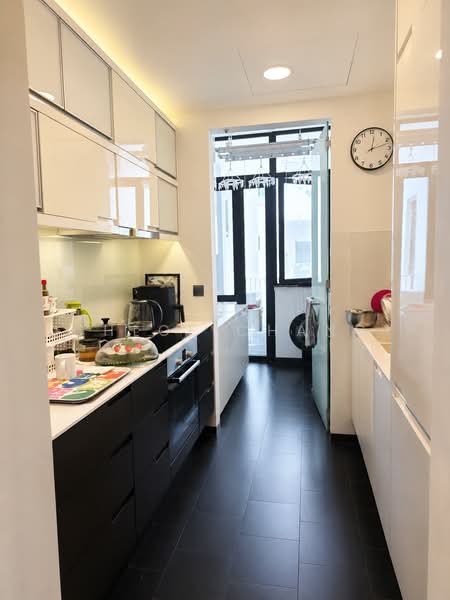 Village @ Pasir Panjang, 463 Pasir Panjang Road, 4 Bedrooms, 2,024 sqft, Condominium For Sale, by Chloe Chang, 500197409 - Kitchen - PropertyGuru.com.sg