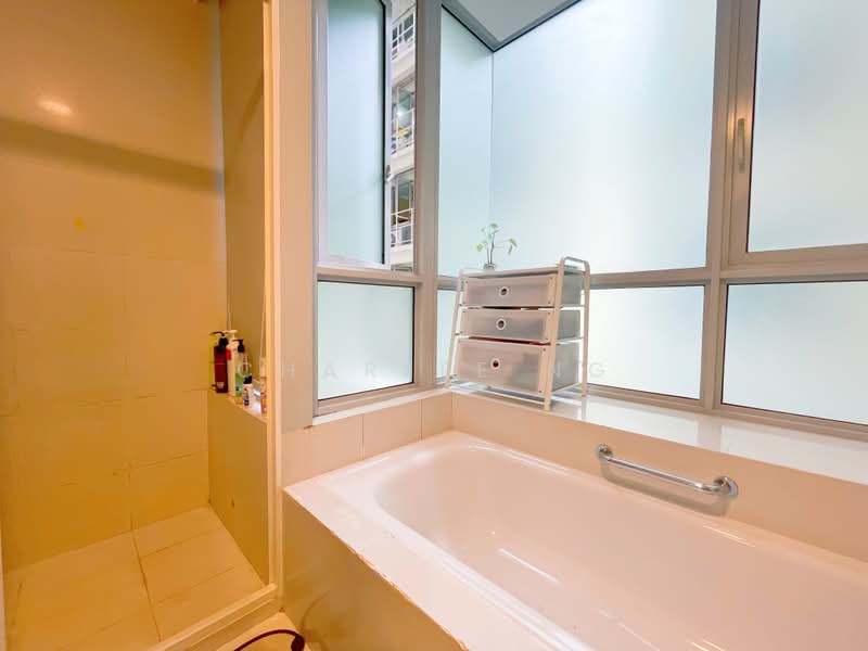 Kovan Melody, 17 Kovan Road, 3 Bedrooms, 1,227 sqft, Condominium For Sale, by Charlee Ng, 500197413 - Bathroom - PropertyGuru.com.sg