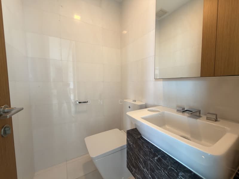 Residences @ Emerald Hill, 119 Emerald Hill Road, Orchard / River Valley, 3 Bedrooms, 1,657 sqft, Condominium For Sale, by Ron Chen, 500197418 - Bathroom - PropertyGuru.com.sg