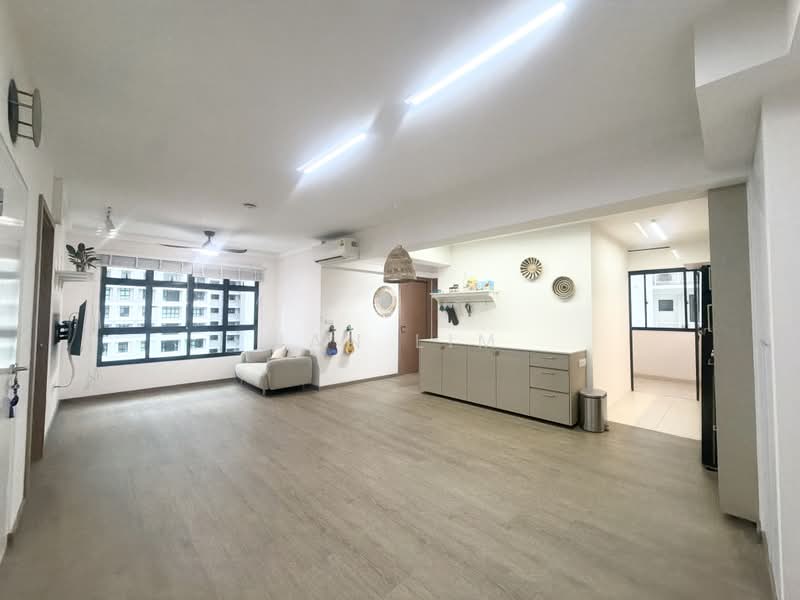 415C Northshore Drive, 415C Northshore Drive, 3 Bedrooms, 1,011 sqft, HDB Flat For Sale, by Ian Lim, 500197436 - Living Room - PropertyGuru.com.sg