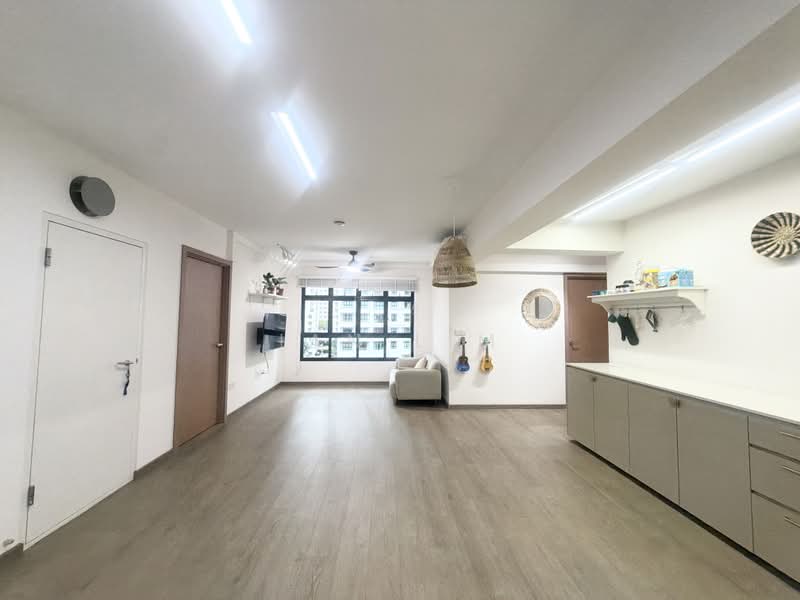 415C Northshore Drive, 415C Northshore Drive, 3 Bedrooms, 1,011 sqft, HDB Flat For Sale, by Ian Lim, 500197436 - Living Room - PropertyGuru.com.sg
