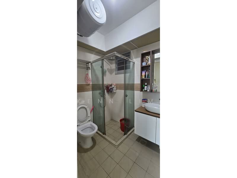 502B Yishun Street 51, 502B Yishun Street 51, 3 Bedrooms, 990 sqft, HDB Flat For Sale, by Kenn Lim, 500197441 - Bathroom - PropertyGuru.com.sg